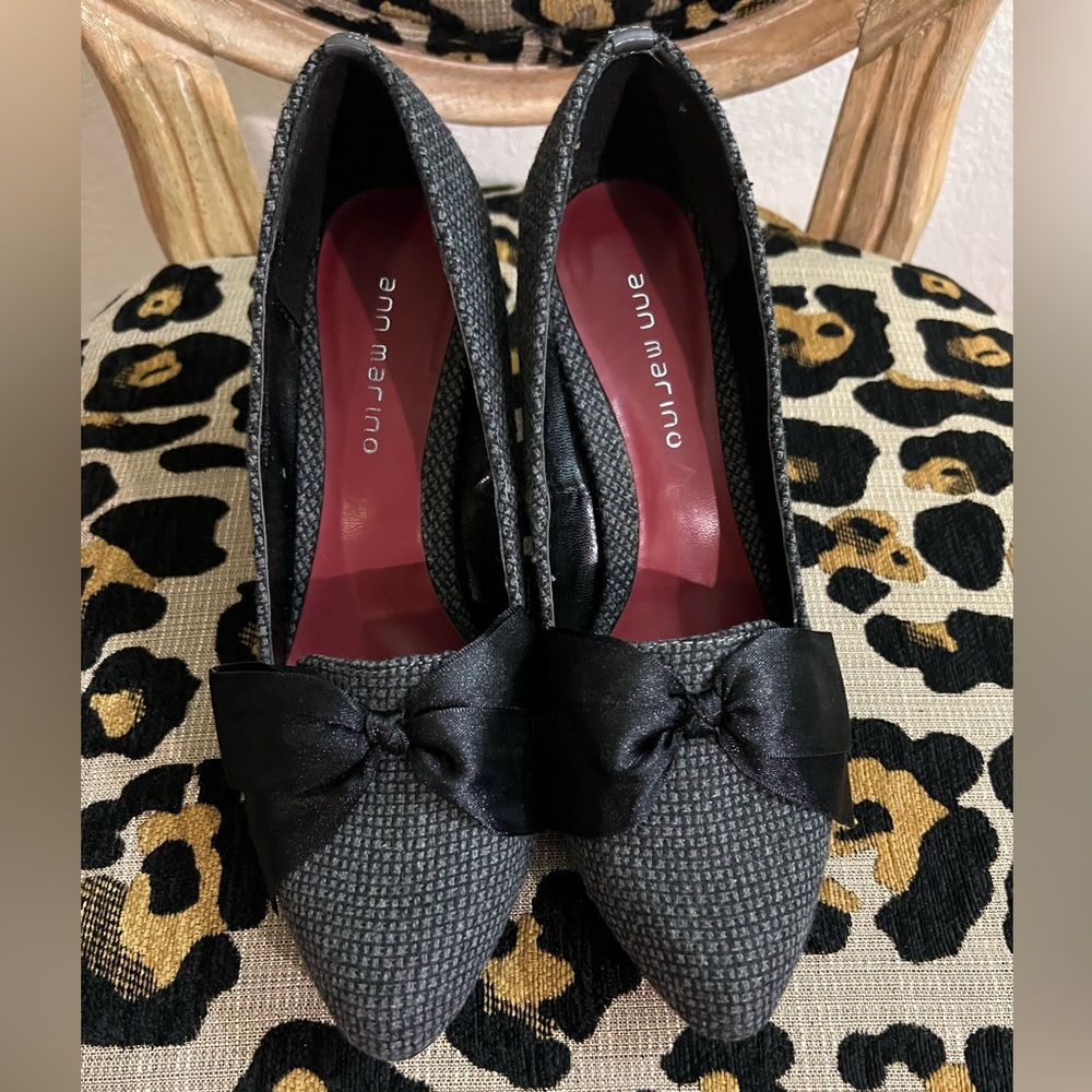 tweed pumps